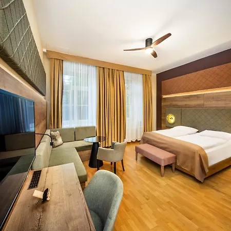 Gutenbrunn Thermen & 4* Baden bei Wien